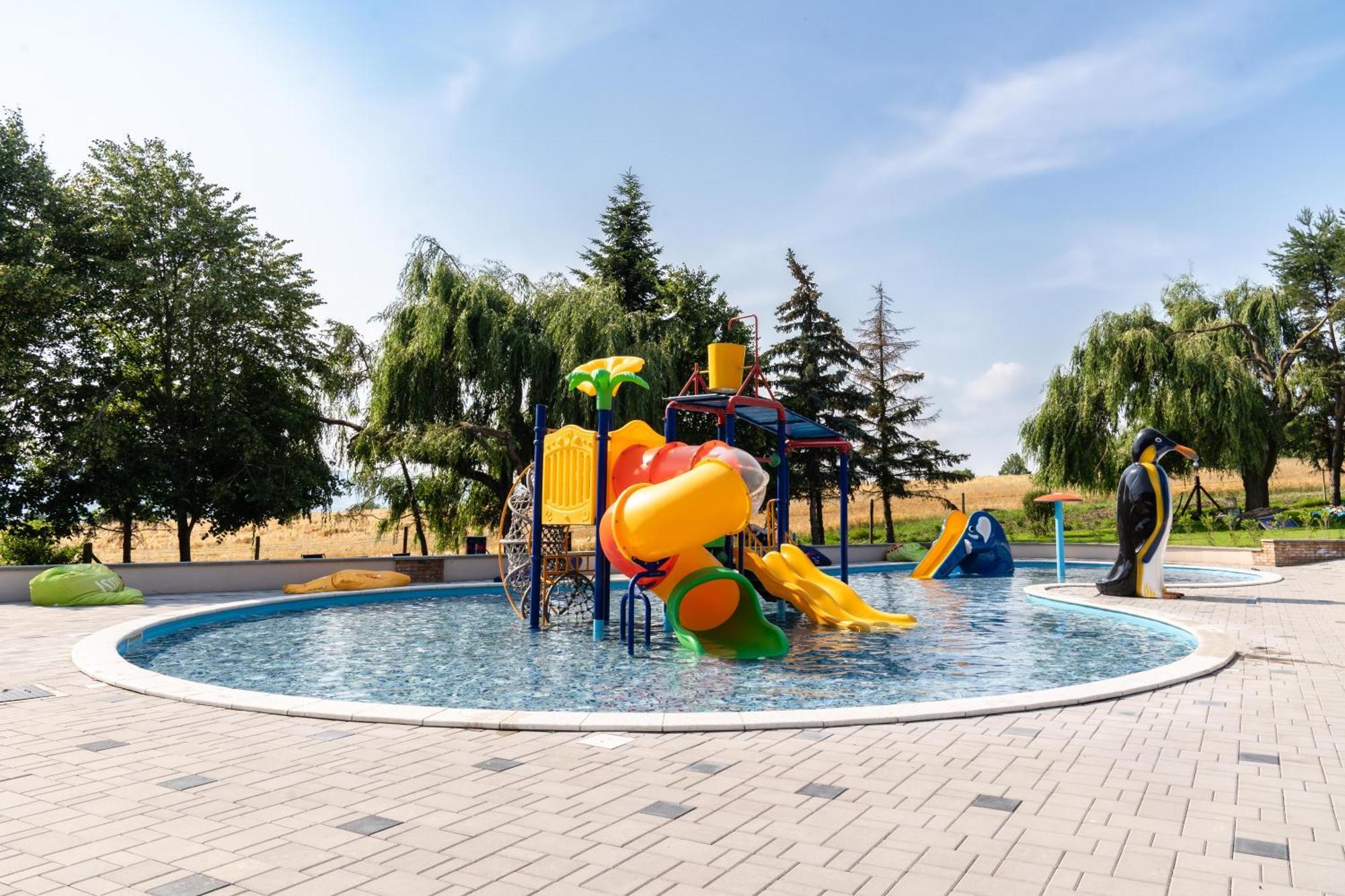 Chaty - Resort Aqua Maria Velaty Eksteriør bilde